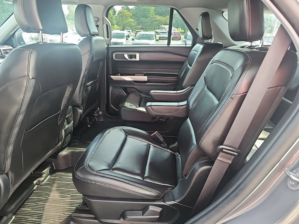 Used 2023 Ford Explorer XLT w/ Equipment Group 202A AWD/4WD image 11