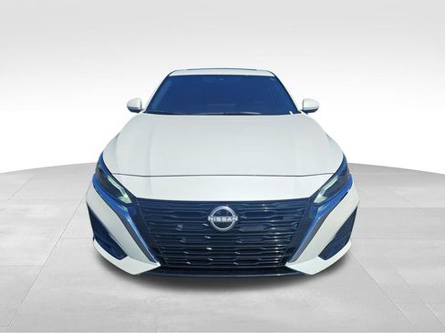 Used 2025 Nissan Altima 2.5 SL FWD image 8