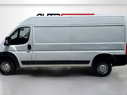 Used 2024 RAM ProMaster 2500 w/ Convenience Group FWD image 4