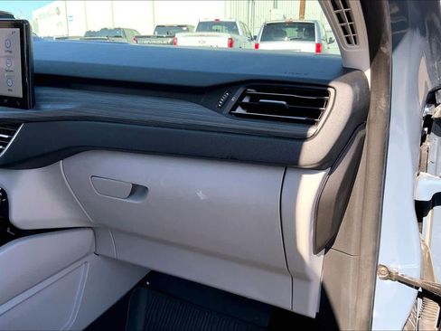 Used 2023 Ford Escape SE w/ PHEV Premium Package image 17