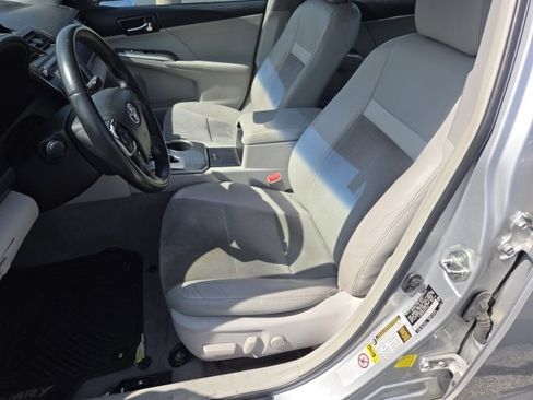 Used 2014 Toyota Camry XLE w/ Leather Package FWD image 15