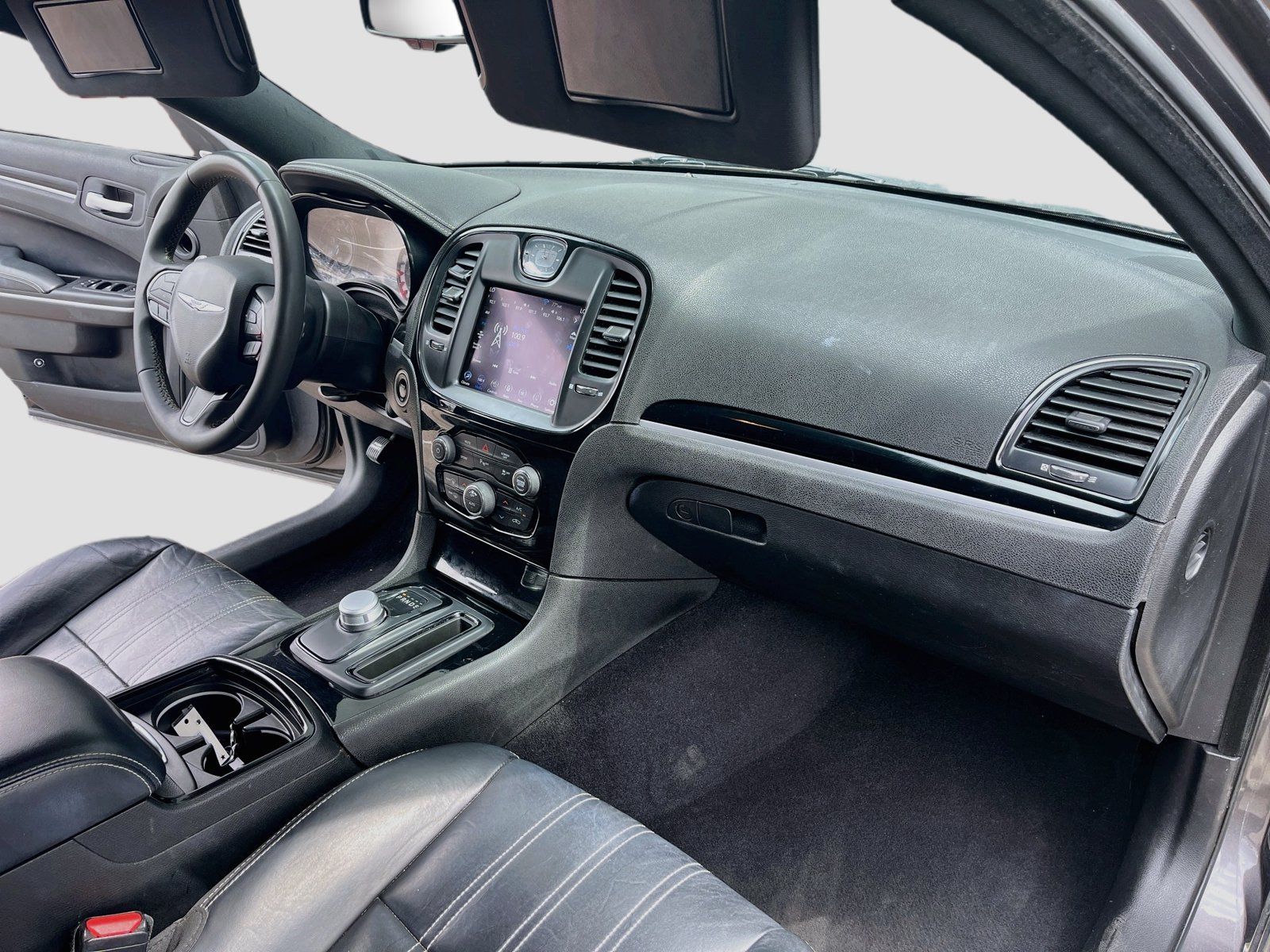 Used 2022 Chrysler 300 S RWD image 28