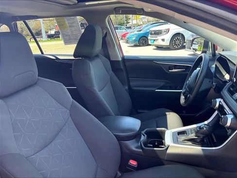 Used 2024 Toyota RAV4 XLE w/ Convenience Package image 11