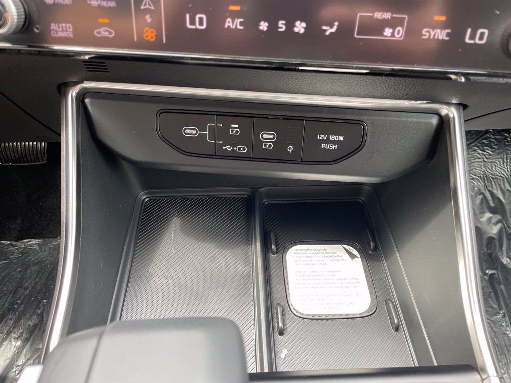 New 2027 Kia Carnival SX Prestige FWD image 24