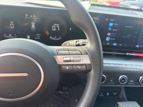 Used 2025 Hyundai Kona SE AWD/4WD image 18