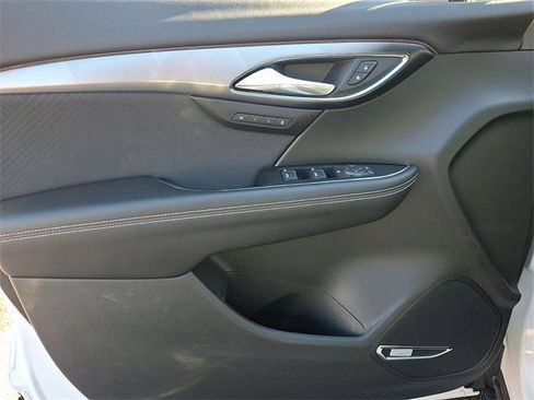 Certified 2025 Buick Envision Sport Touring image 12