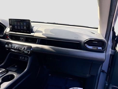 Used 2024 Honda Pilot Touring image 28
