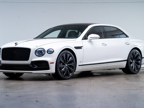 Used 2021 Bentley Flying Spur V8 AWD/4WD image 3
