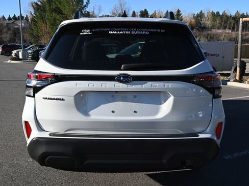 Used 2025 Subaru Forester Premium w/ Convenience Package #1 image 5