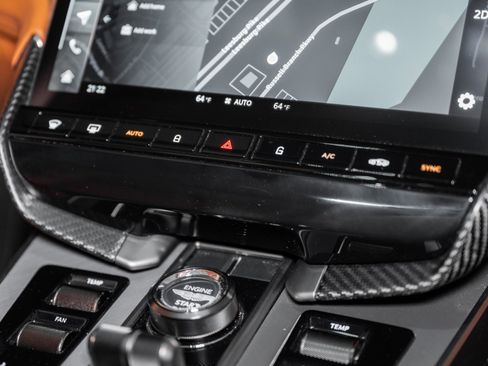 Used 2025 Aston Martin Vanquish image 27