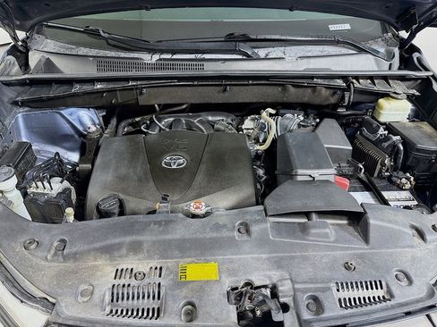 Used 2018 Toyota Highlander XLE image 29