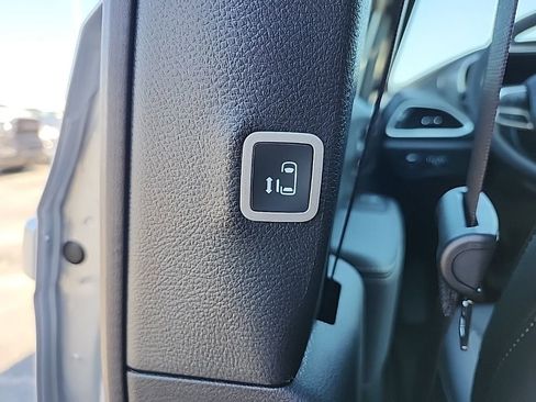 New 2026 Chrysler Pacifica Select image 27