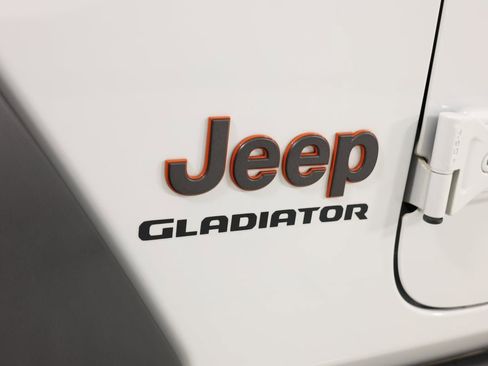 Used 2021 Jeep Gladiator Mojave AWD/4WD image 13