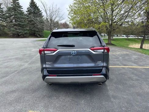 Used 2024 Toyota RAV4 XSE w/ Weather Package image 4
