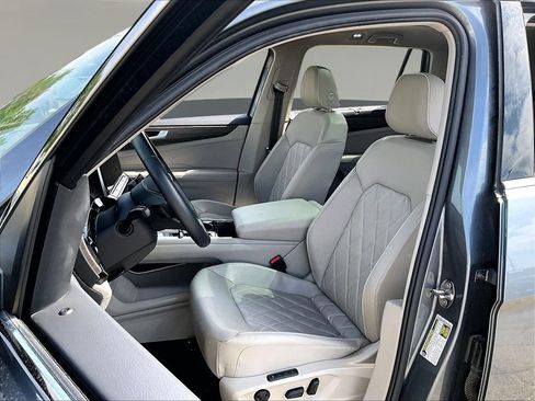 Used 2024 Volkswagen Atlas SEL Premium R-Line AWD/4WD image 24