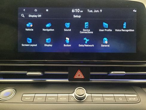 Used 2024 Hyundai Elantra Blue FWD image 25