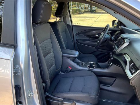 Used 2022 GMC Terrain SLE w/ Driver Convenience Package image 16