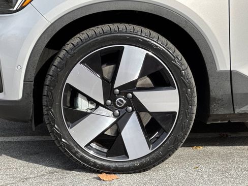 Used 2023 Volvo XC40 Recharge Ultimate image 26