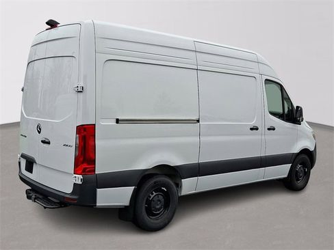 Used 2025 Mercedes-Benz Sprinter 2500 image 5