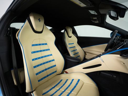 Used 2023 Ferrari Roma RWD image 34