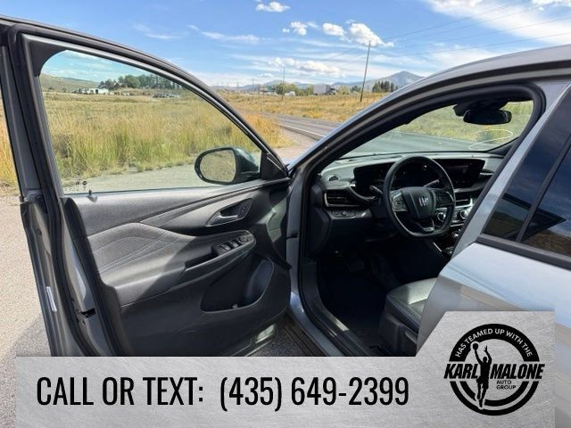 Used 2025 Buick Envista Sport Touring FWD image 11