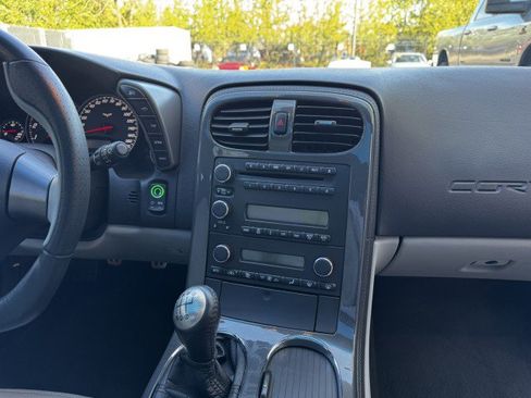 Used 2006 Chevrolet Corvette Coupe w/ Performance Package image 29