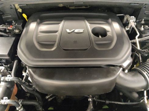 Used 2018 Jeep Grand Cherokee Laredo image 30