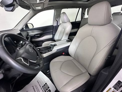 Certified 2024 Toyota Grand Highlander AWD Hybrid image 24