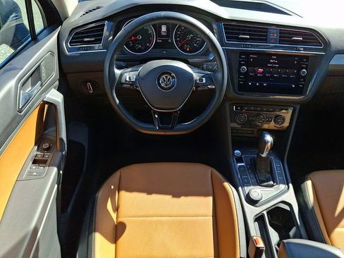 Used 2018 Volkswagen Tiguan SE w/ 3rd Row Seat Package image 12