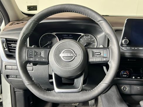 Used 2023 Nissan Rogue SV w/ SV Premium Package image 25