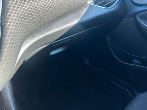 Used 2017 Chevrolet Malibu LT image 35