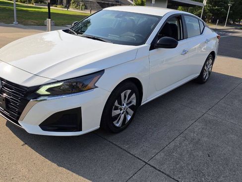 Used 2024 Nissan Altima 2.5 S FWD image 1