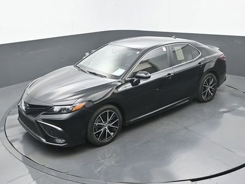 Used 2023 Toyota Camry SE image 32