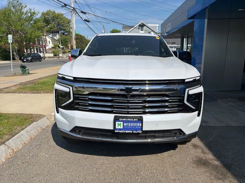 New 2026 Chevrolet Suburban Premier w/ Sun And Tow Package AWD/4WD image 8