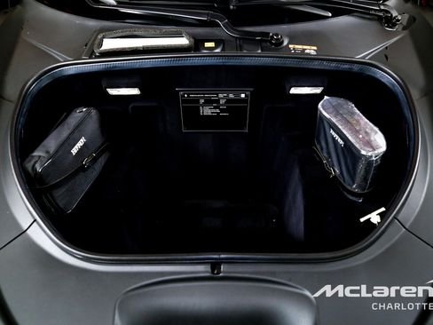 Used 2022 Ferrari F8 Tributo image 18