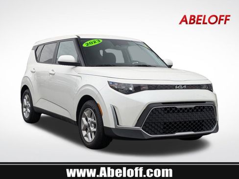 Used 2023 Kia Soul S image 1