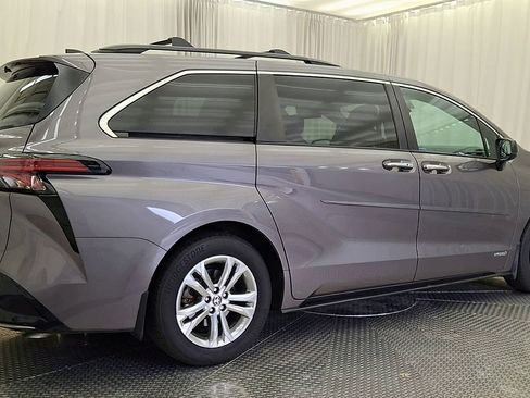 Certified 2021 Toyota Sienna XSE w/ XSE Plus Package AWD/4WD image 6
