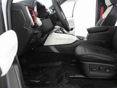 New 2026 GMC Canyon AT4X image 18