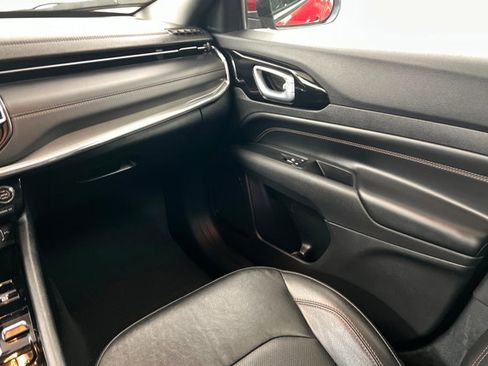 Used 2022 Jeep Compass Limited image 10