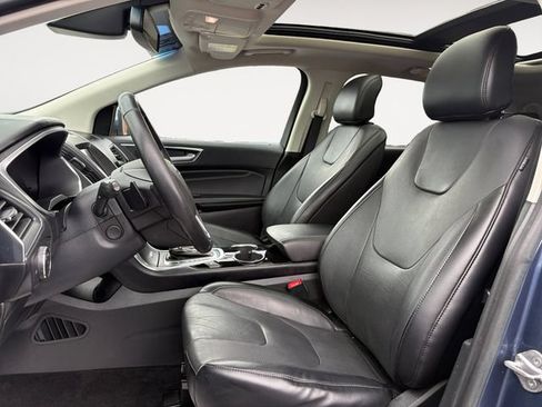 Used 2018 Ford Edge Titanium w/ Equipment Group 302A AWD/4WD image 9