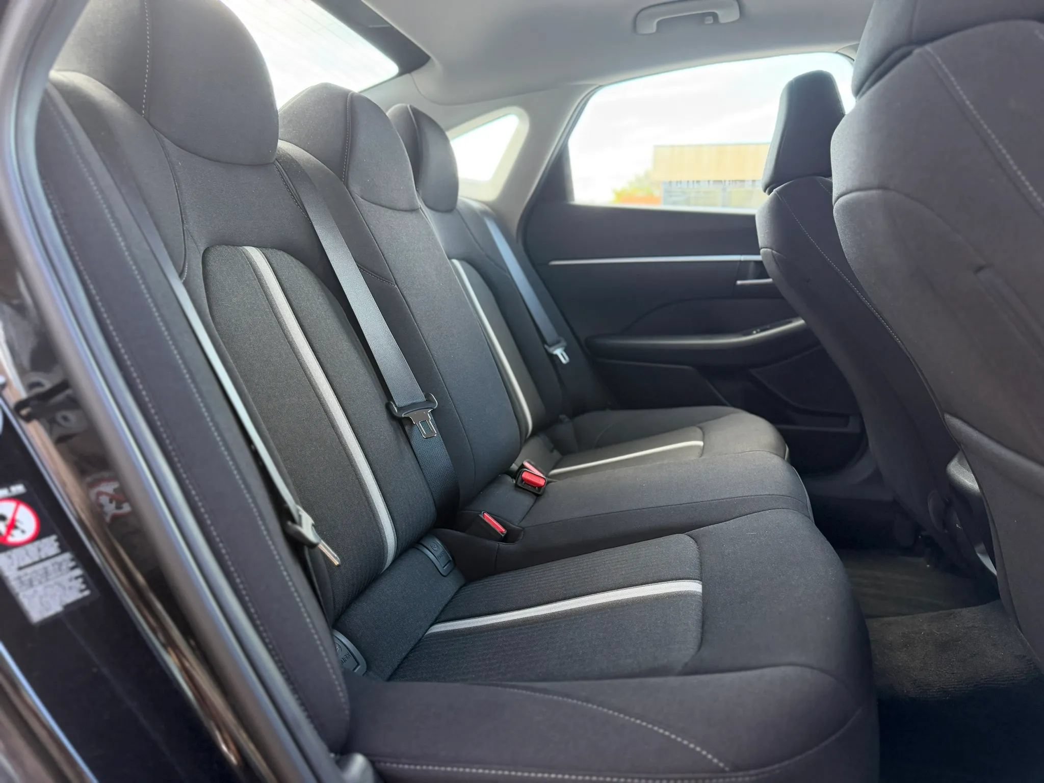 Used 2023 Hyundai Sonata SE w/ Preferred Accessory Package FWD image 11