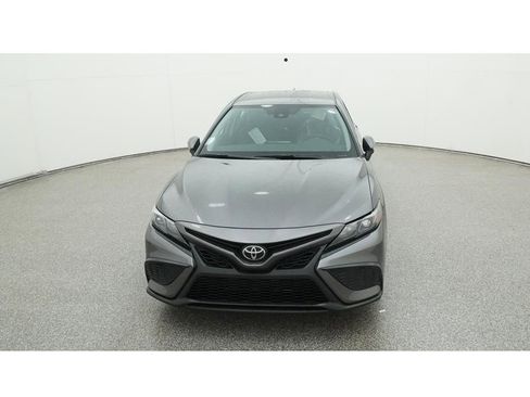 Used 2023 Toyota Camry SE image 16