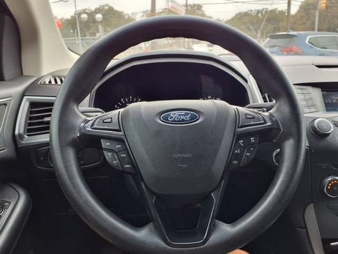 Used 2018 Ford Edge SE FWD image 22