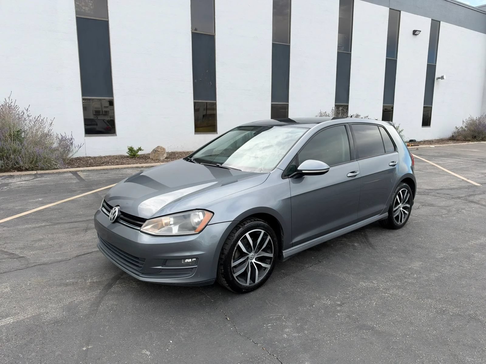Used 2015 Volkswagen Golf SEL FWD image 1