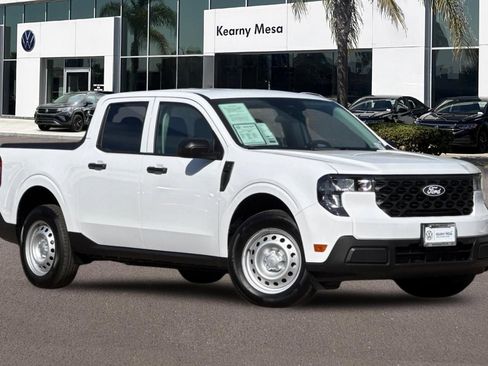 Used 2025 Ford Maverick XL image 2