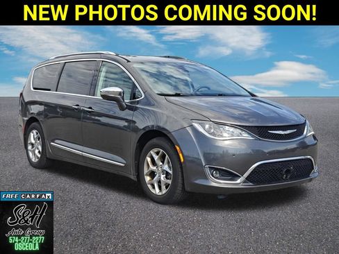 Used 2017 Chrysler Pacifica Limited w/ Advanced Safetytec Group FWD image 1