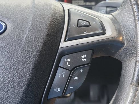 Used 2020 Ford Fusion SE FWD image 28