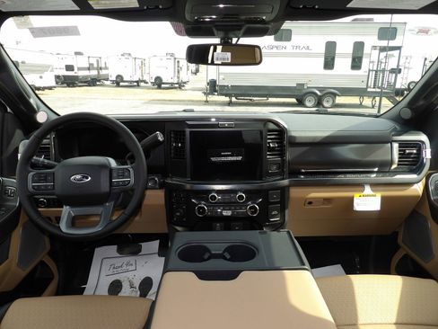 New 2025 Ford F250 Lariat w/ Chrome Package image 55