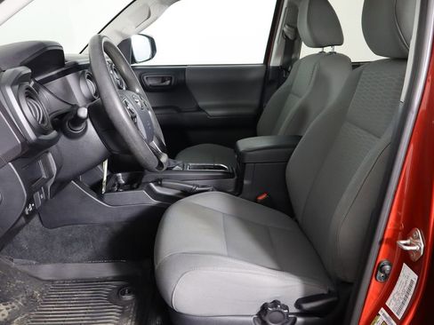 Used 2019 Toyota Tacoma SR w/ SR Convenience Package image 16