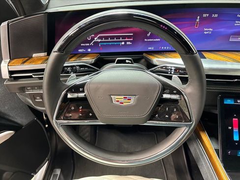 Used 2025 Cadillac Escalade Sport Platinum w/ LPO, ONYX Package image 18